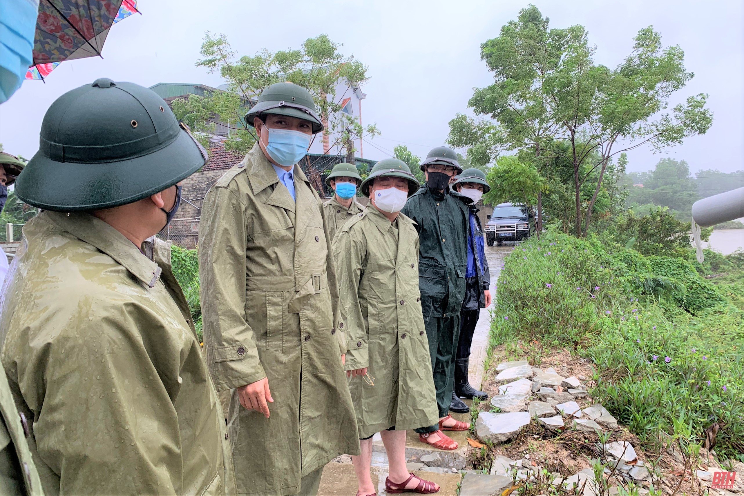 Các đồng chí lãnh đạo Tỉnh ủy, UBND tỉnh chỉ đạo công tác ứng phó với bão tại các địa phương