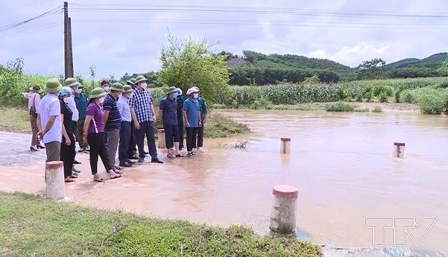 Các đồng chí lãnh đạo Tỉnh ủy, UBND tỉnh chỉ đạo công tác ứng phó với bão tại các địa phương