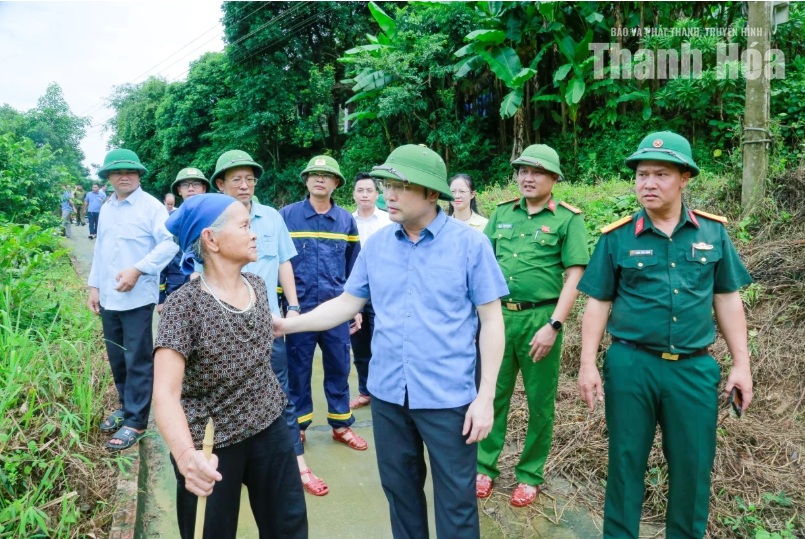 Phó Chủ tịch UBND tỉnh Cao Văn Cường kiểm tra công tác ứng phó với bão số 4 tại các xã miền núi