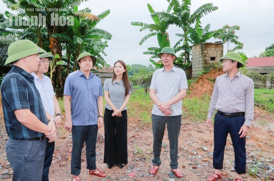 Phó Bí thư Tỉnh ủy Trịnh Tuấn Sinh kiểm tra công tác ứng phó mưa lũ tại một số địa phương