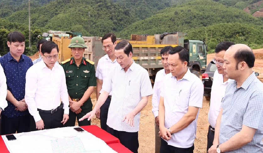 Chủ tịch UBND tỉnh Đỗ Minh Tuấn kiểm tra các công trình trọng điểm phục vụ phòng, chống lụt bão tại các huyện Lang Chánh và Thạch Thành